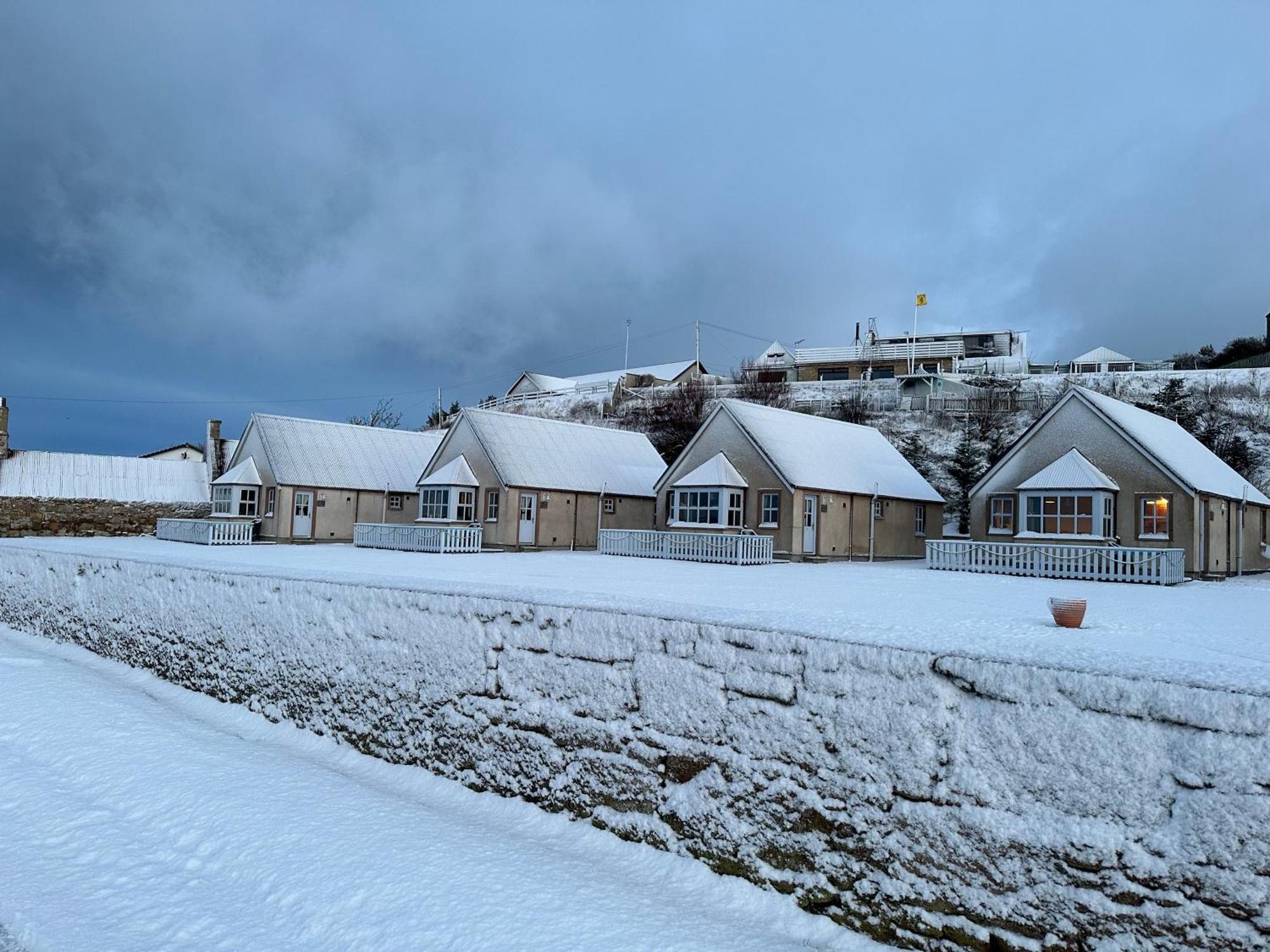 Dolphin View Cottages 2 Portmahomack 外观 照片